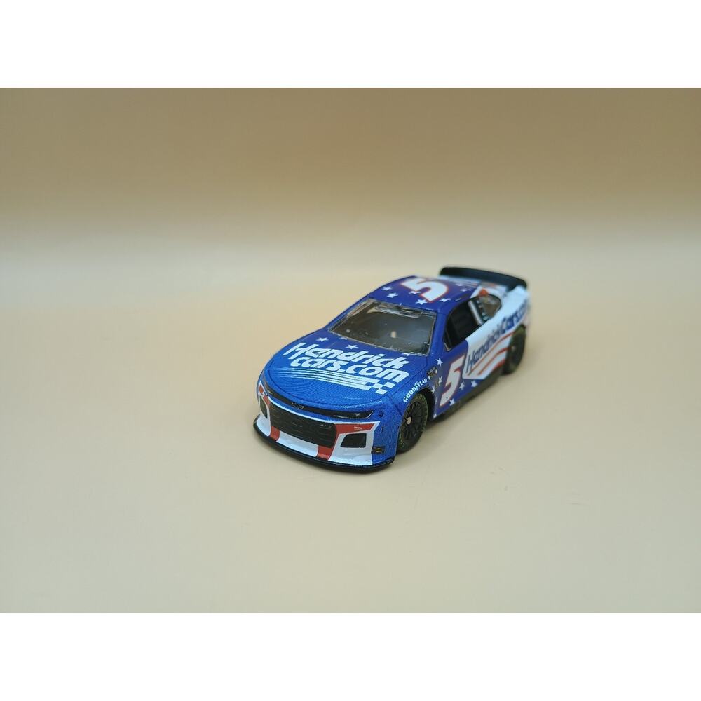 Kyle Larson #5 NASCAR Authentics 2022 Wave 10 Diecast 1:64 Next Gen HendrickCars